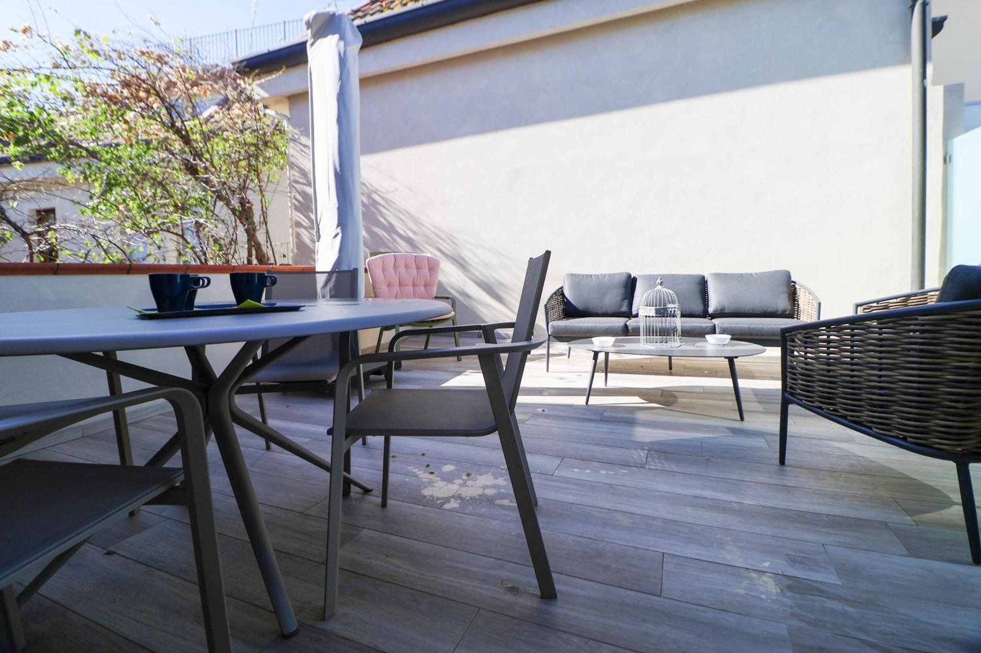 Vicolo Dei Signori Apartment Desenzano del Garda Luaran gambar