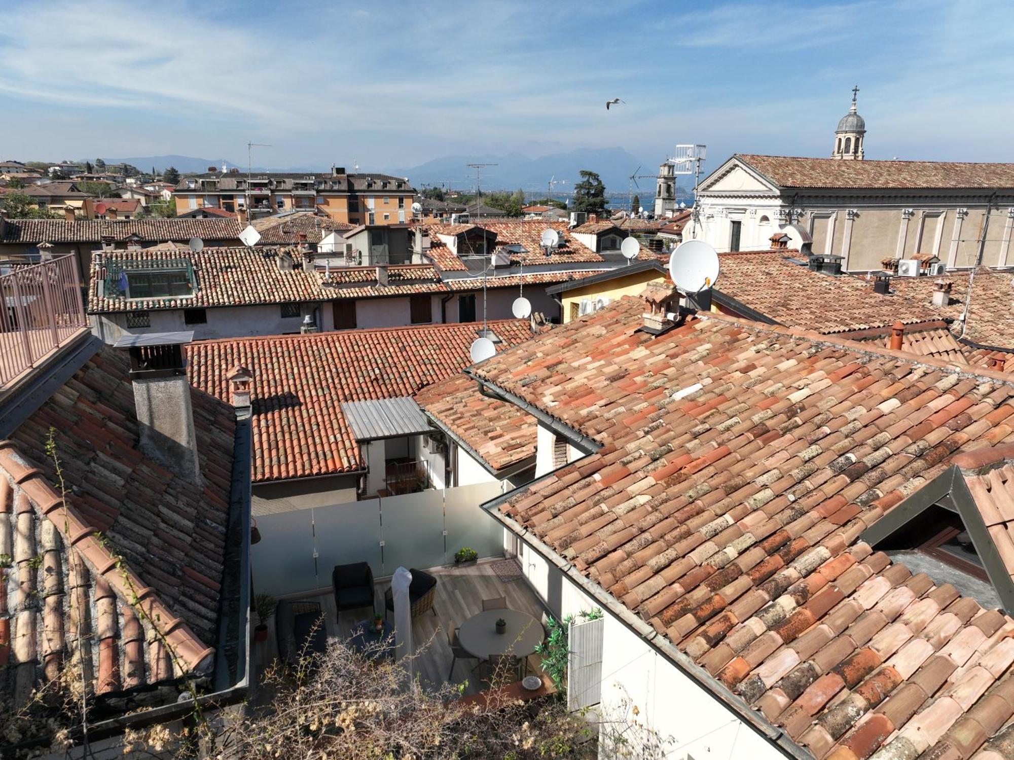 Vicolo Dei Signori Apartment Desenzano del Garda Luaran gambar