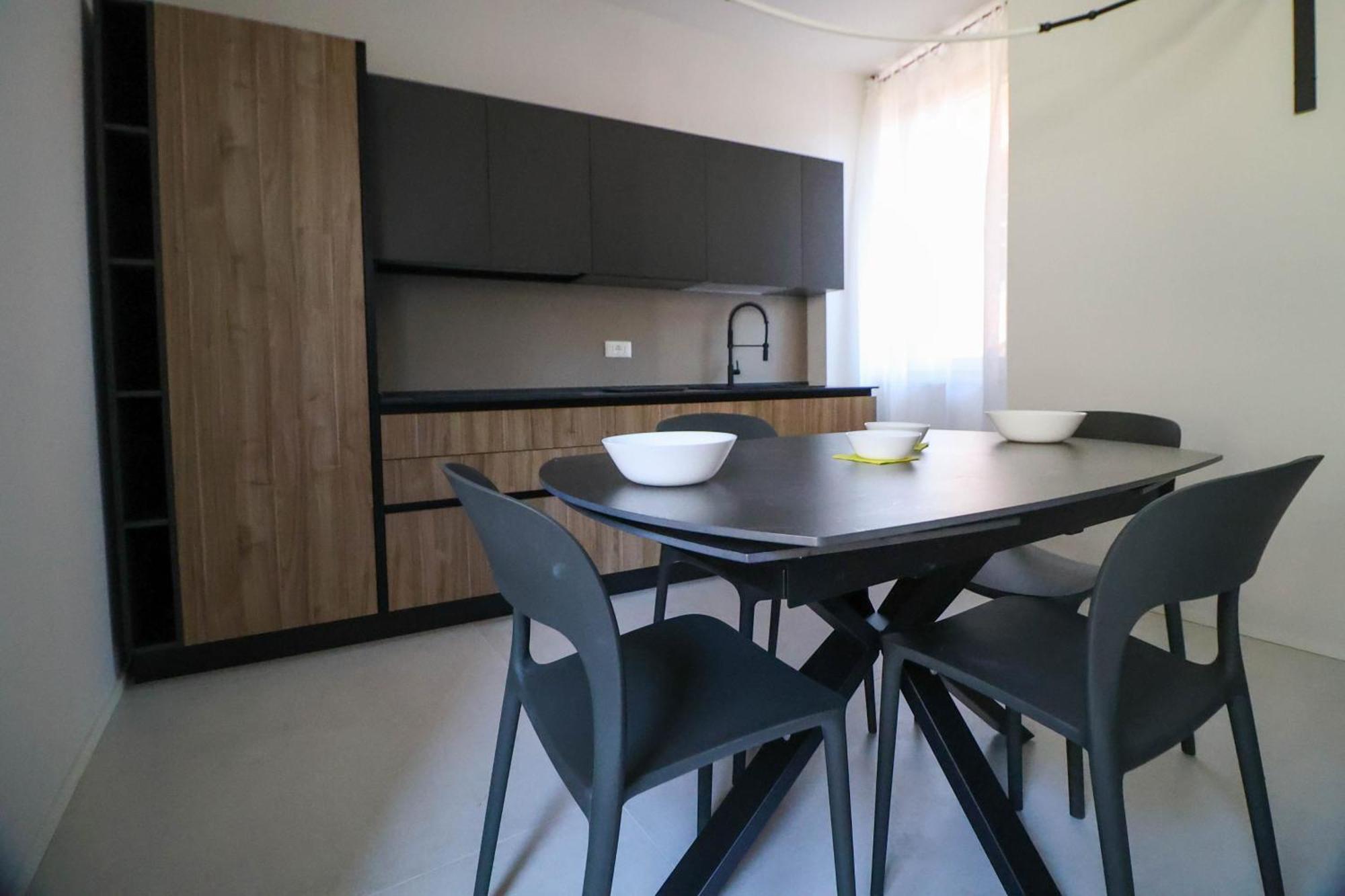 Vicolo Dei Signori Apartment Desenzano del Garda Luaran gambar