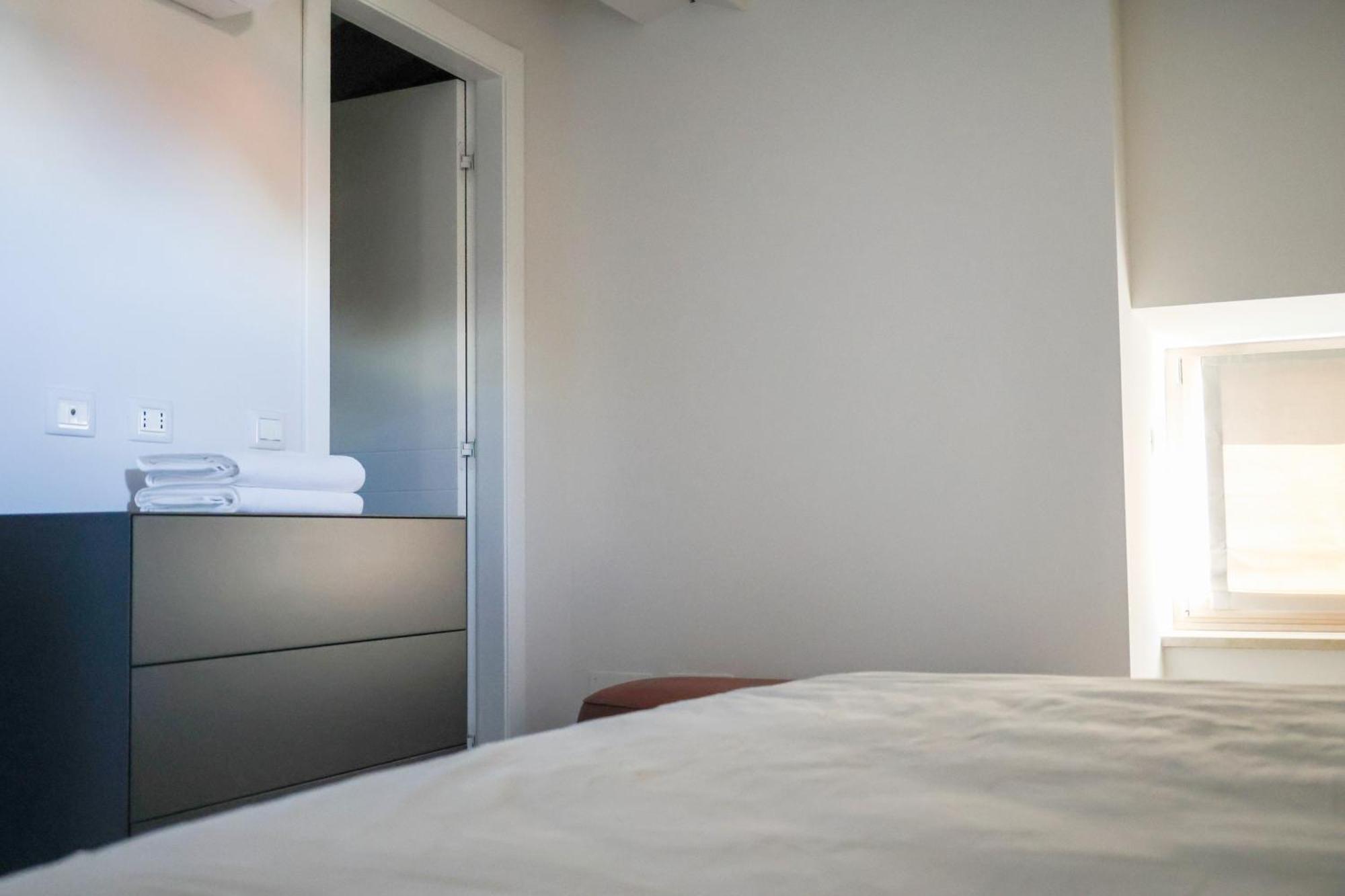 Vicolo Dei Signori Apartment Desenzano del Garda Luaran gambar